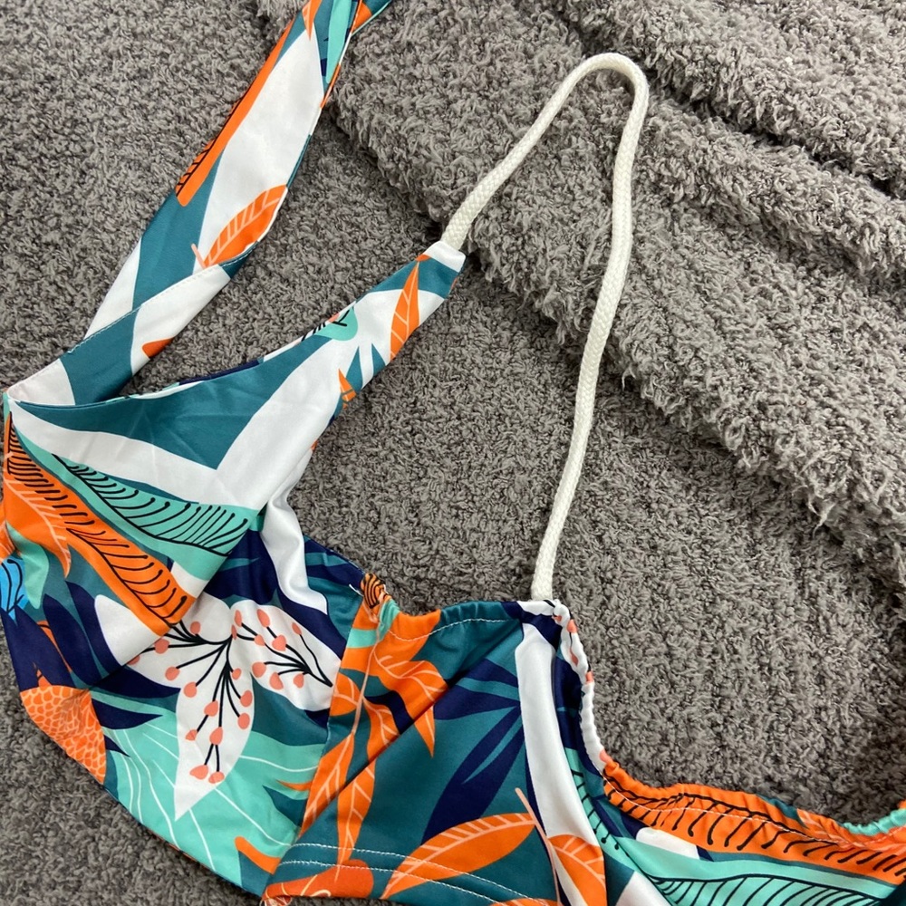 bikini - Picture 7 of 7